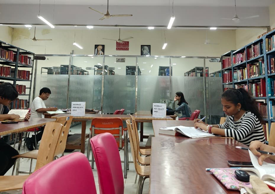 Shyam Lal College Academic photo 6